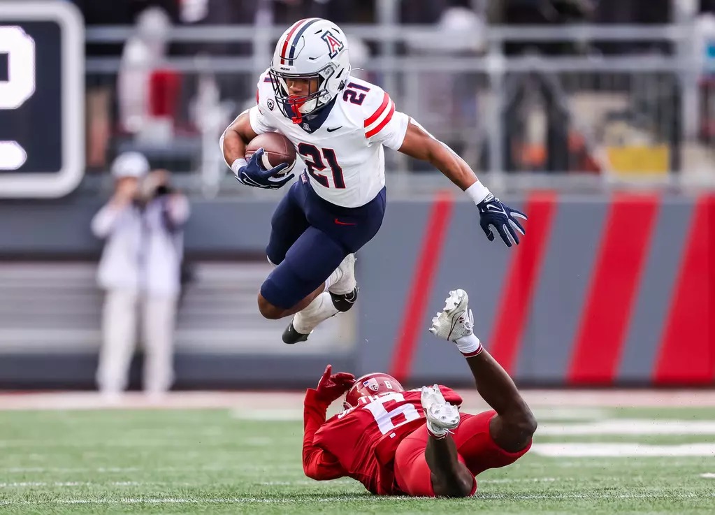 Arizona WR AJ Jones and RB Rayshon "Speedy" Luke announced their plans to enter the transfer portal on Tuesday afternoon.