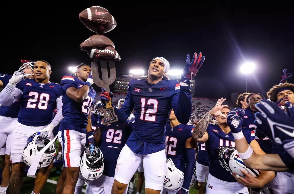 Arizona DB Genesis Smith entered the transfer portal on Friday. He is the eighth defensive starter to hit the portal since opening on Monday.