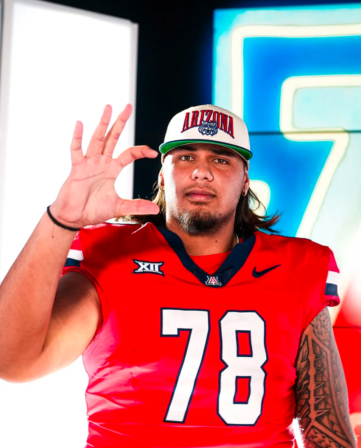 On Sunday, ex-Michigan tackle Tristan Bounds and former Hawaii offensive lineman Ka'ena Decambra committed to Arizona.