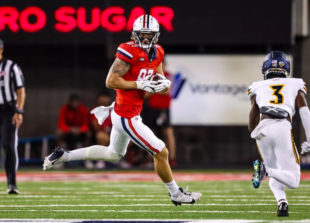 Arizona starting tight end Tyler Powell is out for the season after sustaining a leg injury in the Wildcats' season opener versus Hawaii.