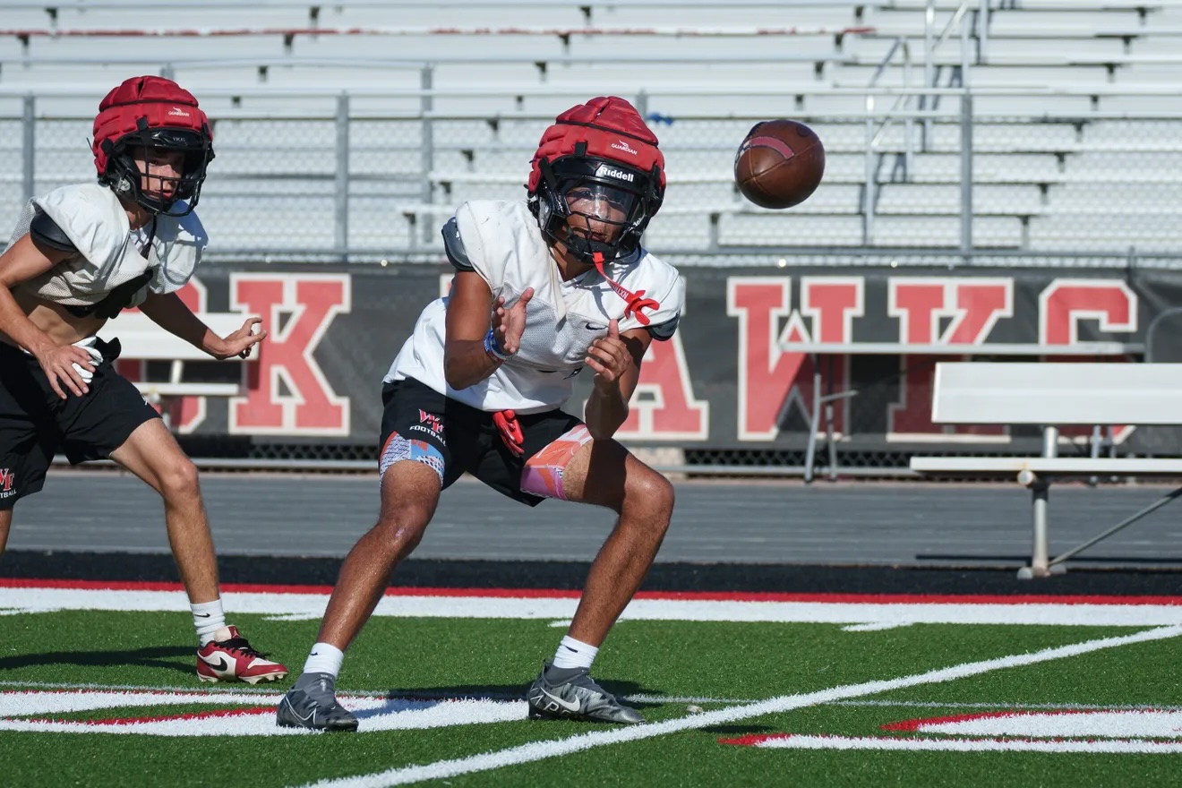 Arizona has its first offensive player in the 2027 recruiting class with a commitment from three-star in-state wide receiver Trey Smith.