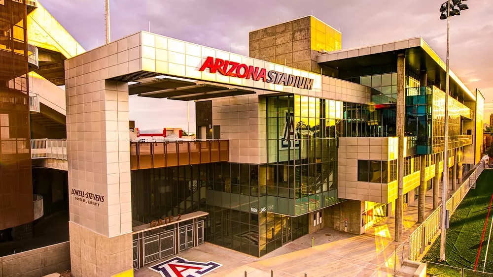 Arizona has reportedly hired Aaron Knotts from the University of Washington to be the program's next general manager.