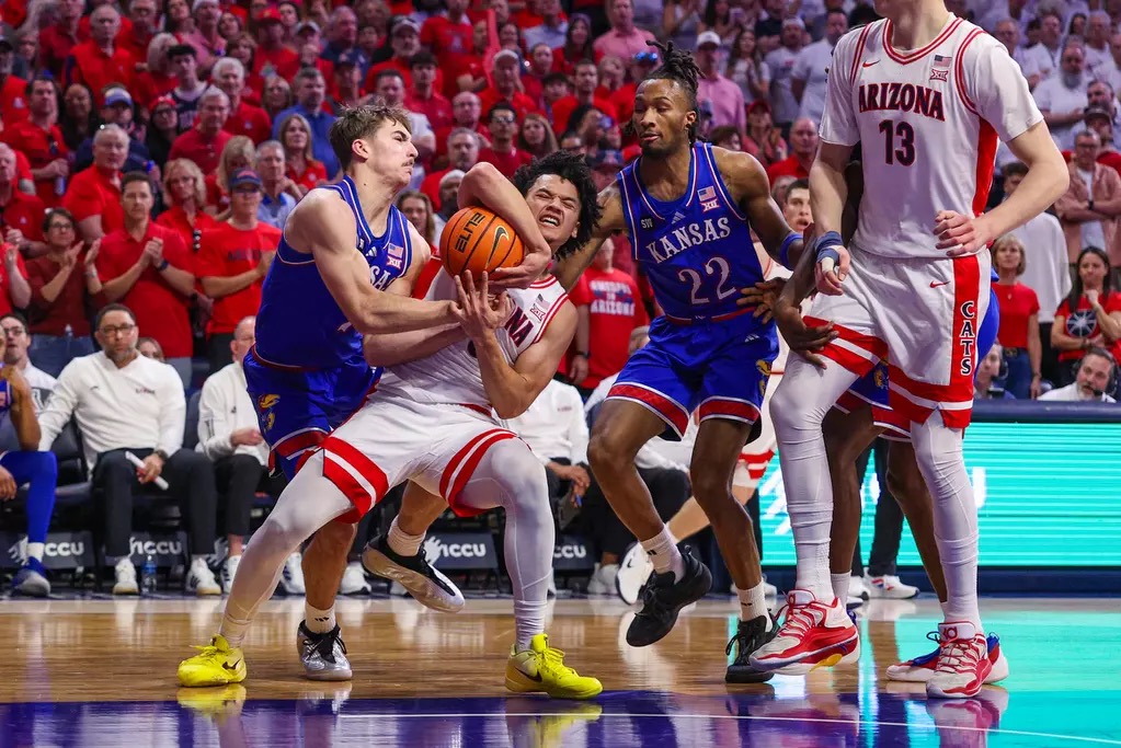 Following back-to-back 20-plus point games, including a double-double against Kansas, Brayden Burries is the Big 12 Newcomer of the Week.