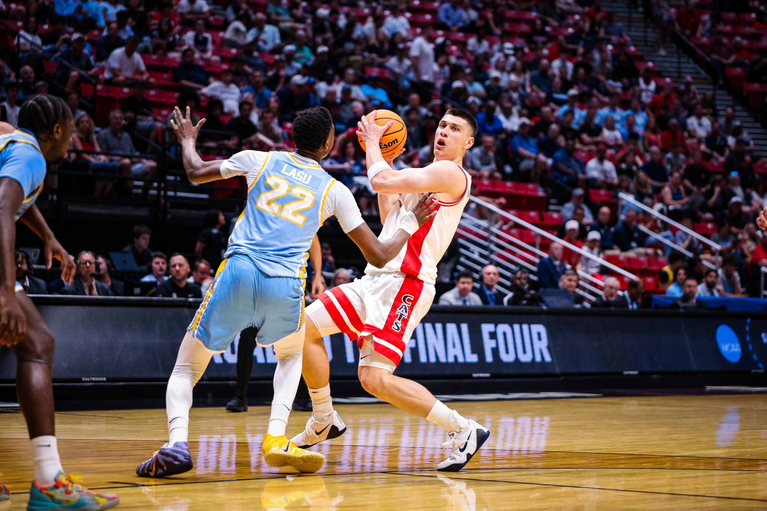 No. 1 Arizona Men's Basketball dominates No. 16 Long Island 92-58 in the First Round of the NCAA Tournament in San Diego.