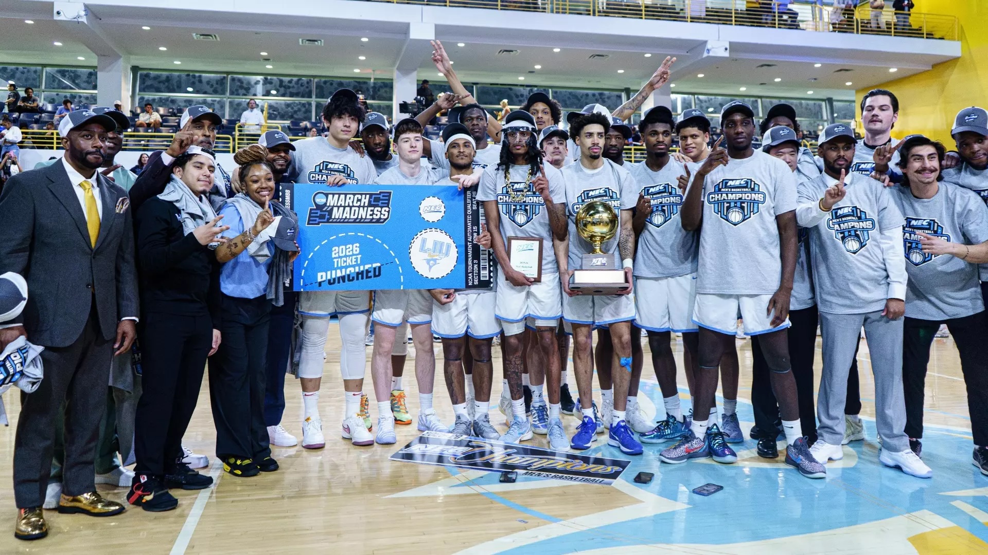 Preview: Get to know the Arizona Wildcats' opponent in the First Round of the NCAA Tournament, the Long Island Sharks.