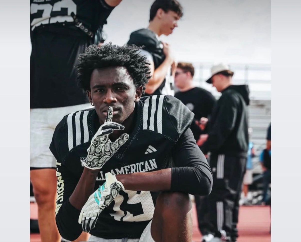 Arizona has landed a commitment from three-star CB Jacob Whitehead, the fifth Crean Lutheran commit in the Wildcats' 2027 recruiting class.